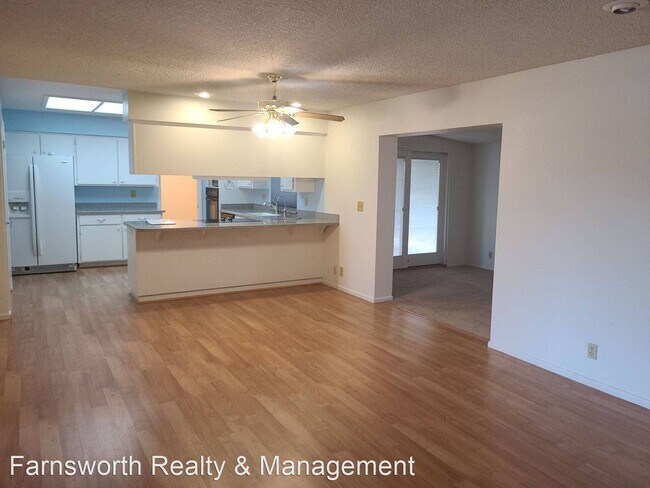 Building Photo - 2 br, 2 bath House - 4609 E Emerald Avenue