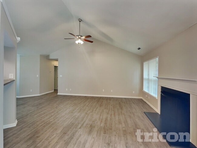 Foto del edificio - 3617 Rosedown Dr