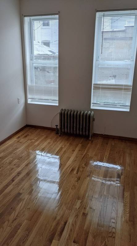 Building Photo - 152 E 39th St