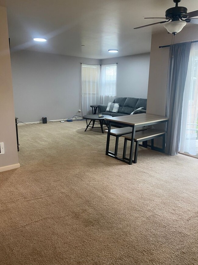 Building Photo - 2BR/2B -first floor corner apartment
