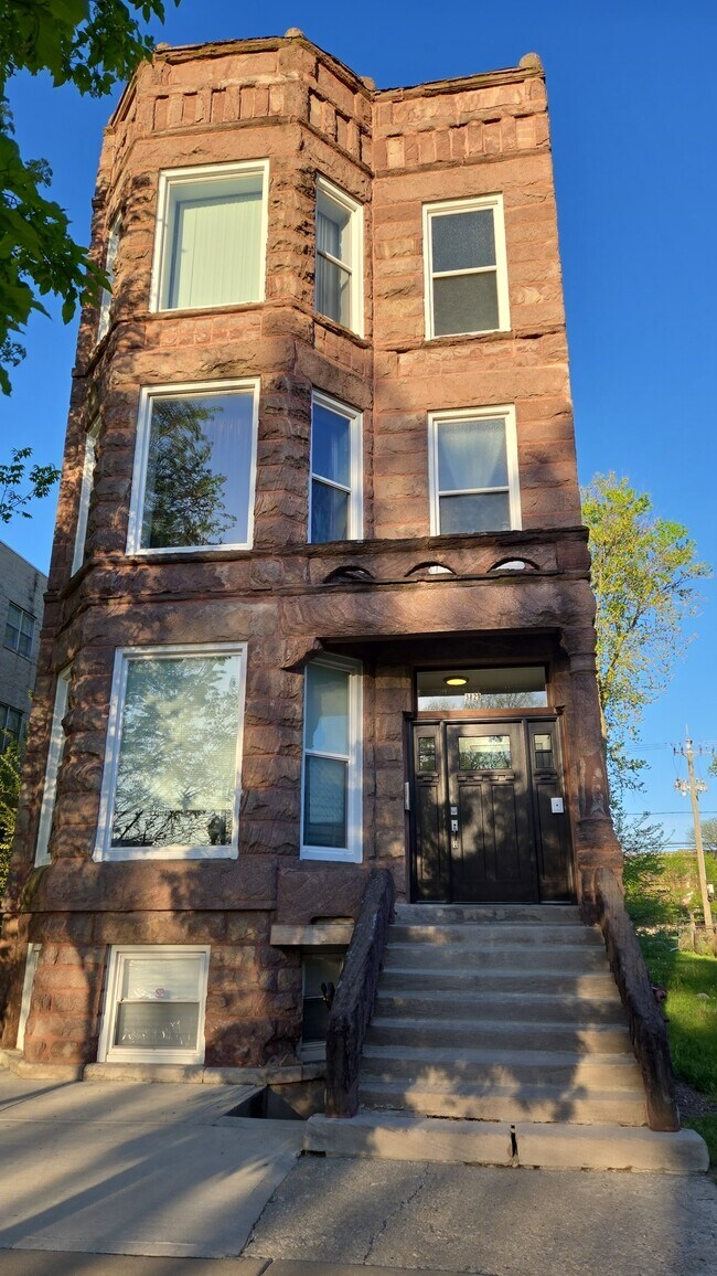 3829 S Wabash Ave Unit 3829 S Wabash 3, Chicago, IL 60653 Apartments