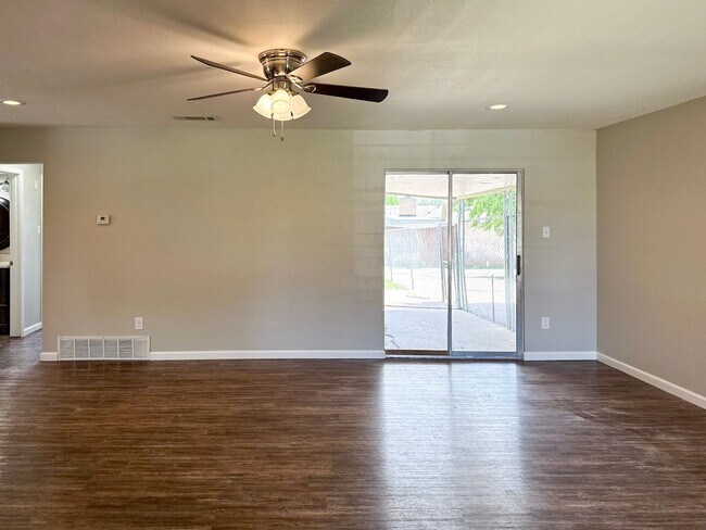 Photo - 52083 Finley Road House