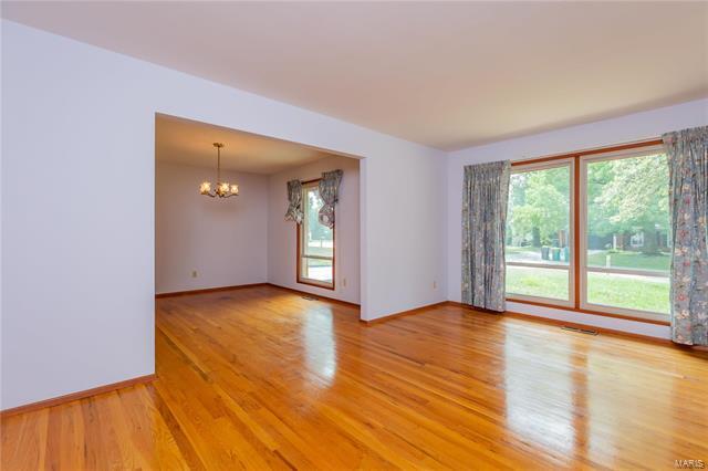 Foto del edificio - 12137 Mirror Lake Dr