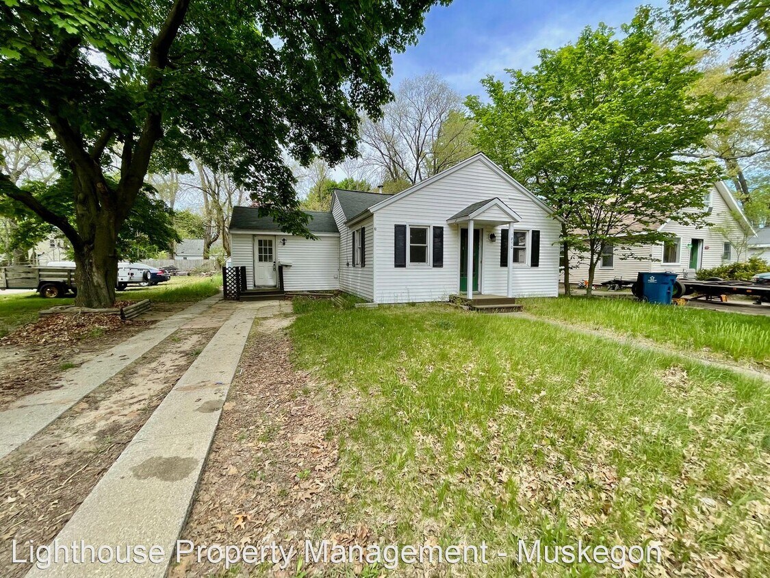 2 br, 1 bath House 1870 Catherine Avenue House for Rent in Muskegon