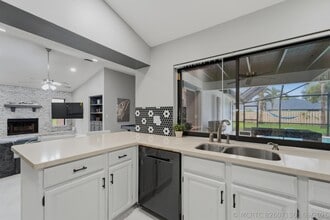 Building Photo - 301 Knotty Wood Ln