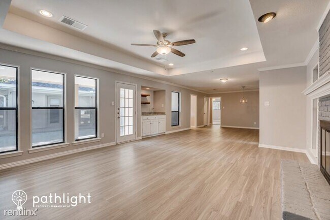 Building Photo - 4 br, 2 bath House - 3411 Woodside Drive UNIT