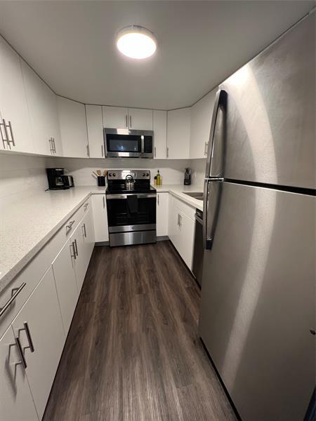 Foto del edificio - 2100 NE 33rd Ave