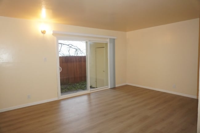 Photo - 35 Alan Ct Apartment