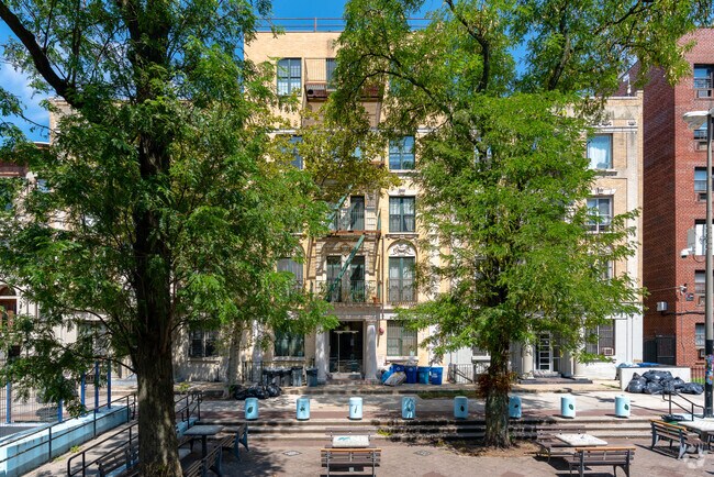 Building Photo - 943 Saint Marks Ave