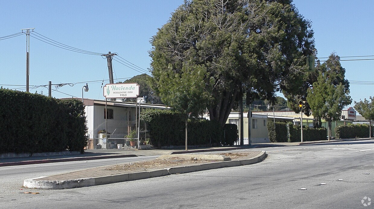 Foto principal - 1145-1153 Rumrill Blvd