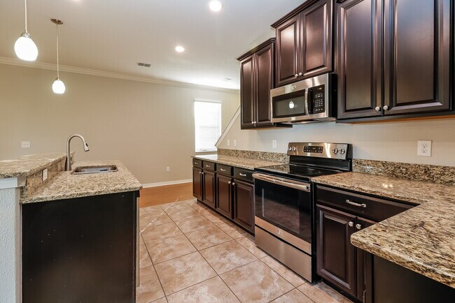 Foto del edificio - 13714 Lakemont Dr