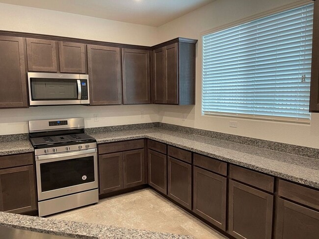 Building Photo - BRAND NEW HOME - Skye Canyon