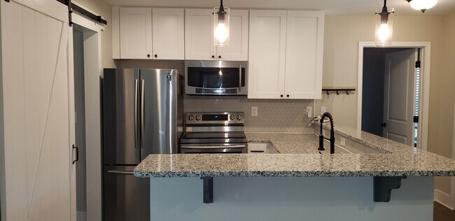 Foto del edificio - Remodeled 3 bedroom, 2 bath home