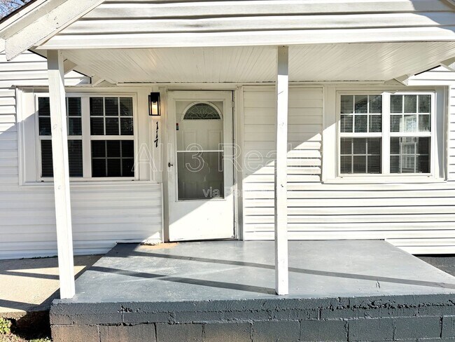 Building Photo - 117 Clayton St