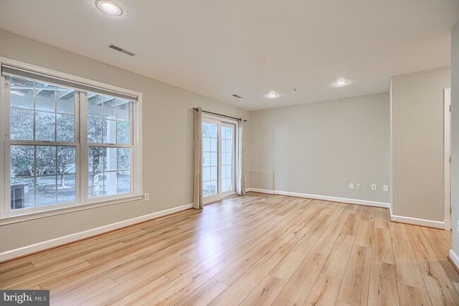 Building Photo - 5407 Commerce Row
