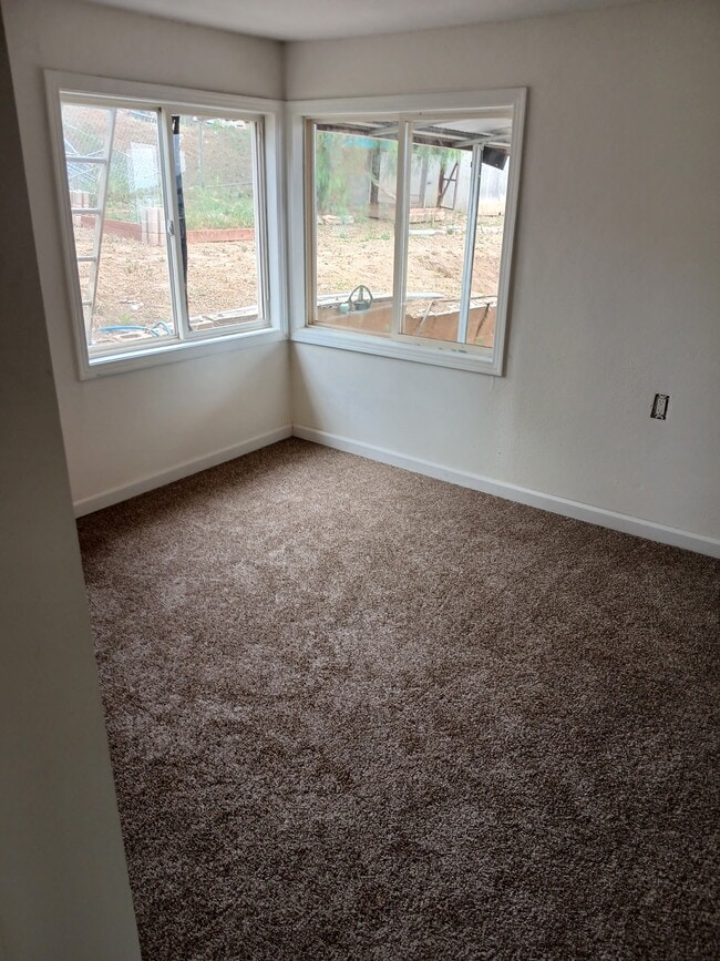 Building Photo - 2530 Cherimoya Dr