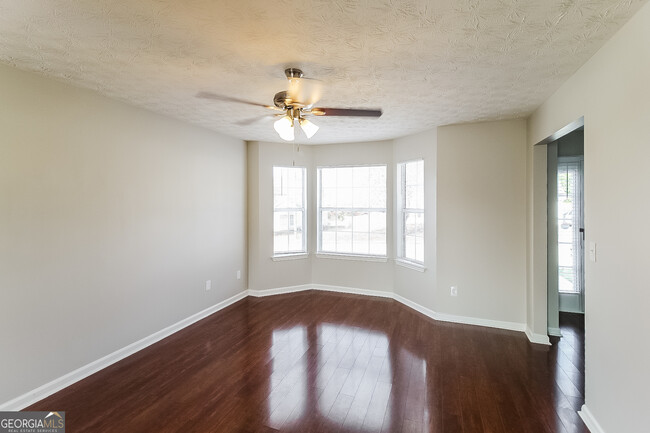 Foto del edificio - 3057 N Oak Ct