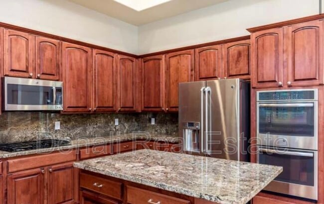 Building Photo - 5201 E Poston Dr