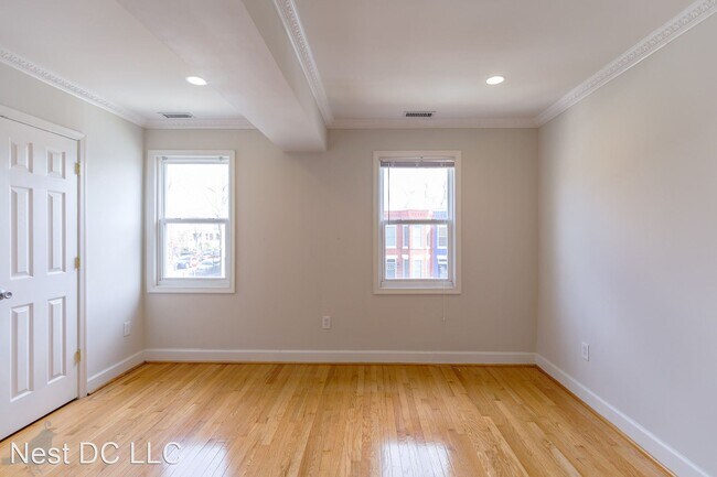 Building Photo - 2 br, 2 bath House - 1134 6th St NE Unit 2