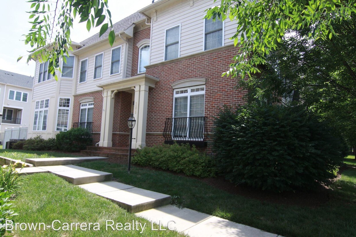 Primary Photo - 5 br, 4.5 bath House - 24892 Castleton Dr.