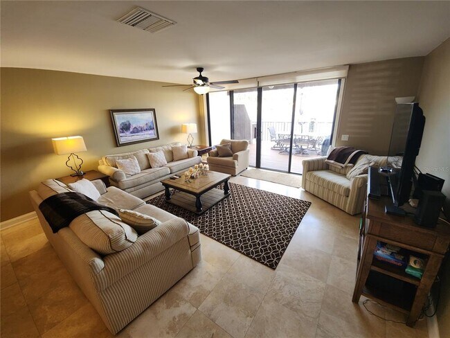 Foto del edificio - 6290 Bahia Del Mar Cir N