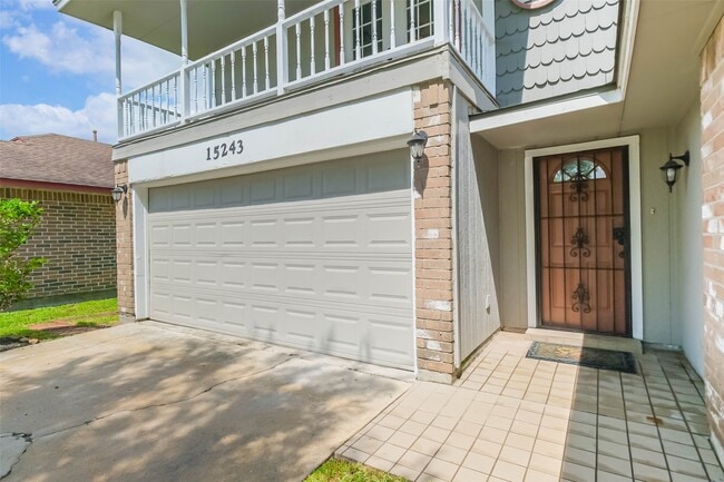 Building Photo - 15243 Peachmeadow Ln