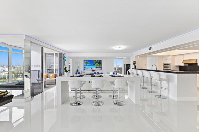 Foto del edificio - 1900 Sunset Harbour Dr