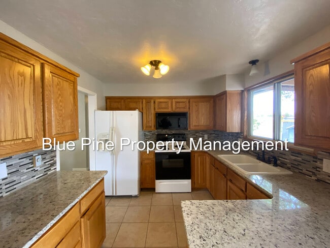 Building Photo - 2920 N 45th E