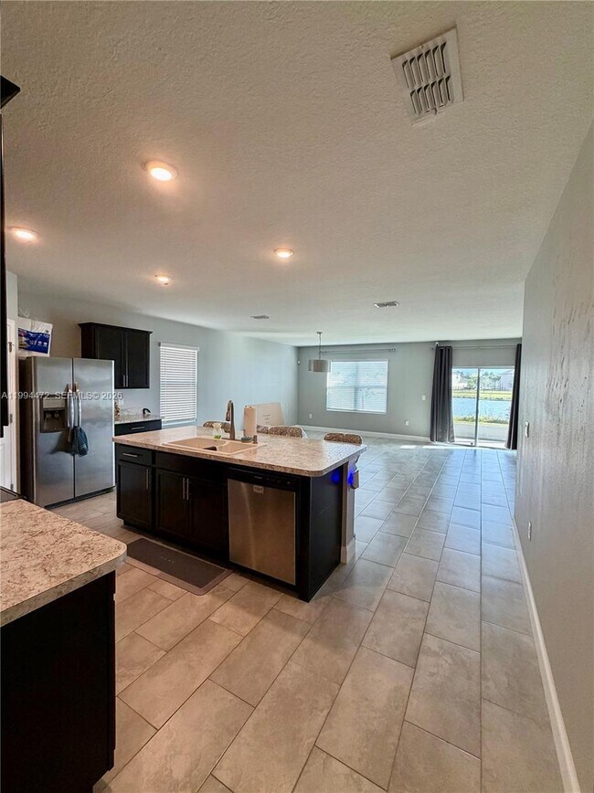 Building Photo - 8649 Cobblestone Dr