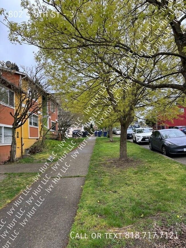 Building Photo - 802 S 8th St