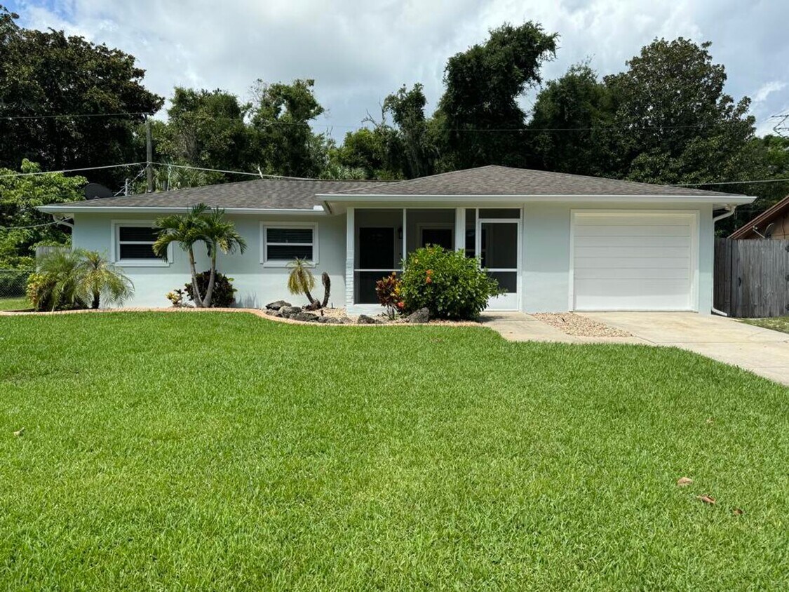 Foto principal - Adorable 3/2 with Bonus Room in Ormond Beach
