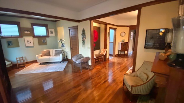 living room view west - 1420 W Balmoral Ave