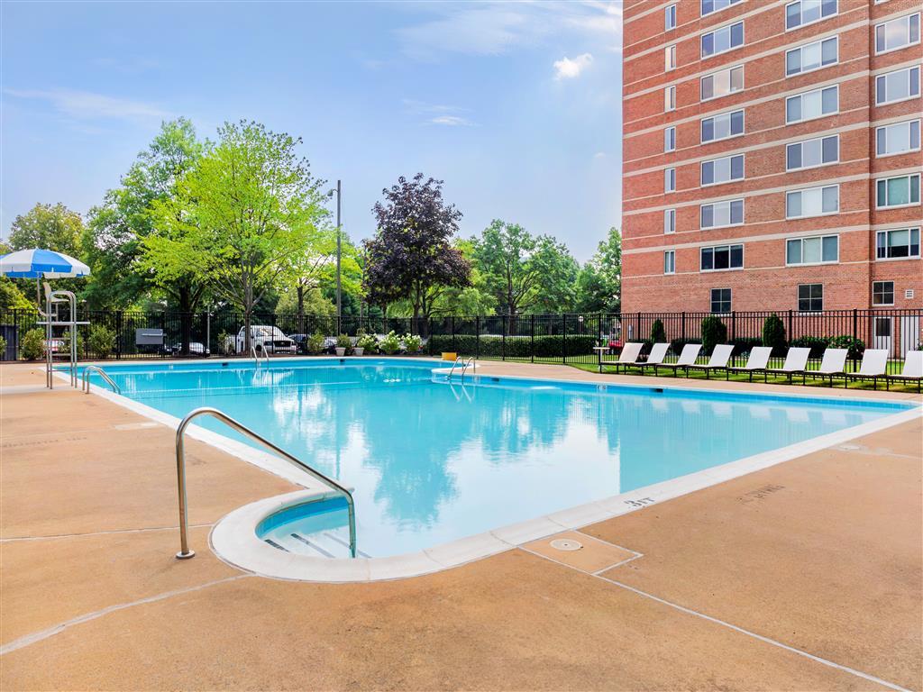 Potomac Towers Apartments Arlington, VA