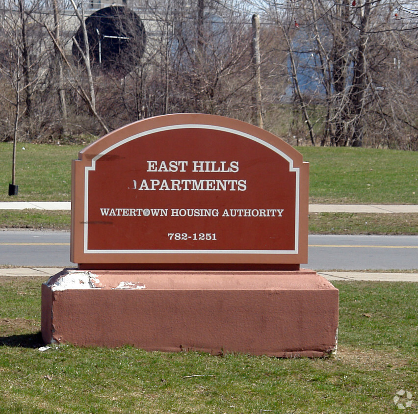 Foto del edificio - East Hills Apartments