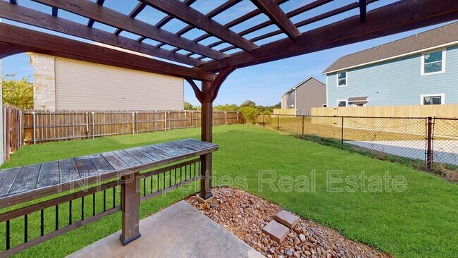Building Photo - 2830 Horseback Dr