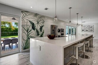 Building Photo - 12895 SW 75th Ave