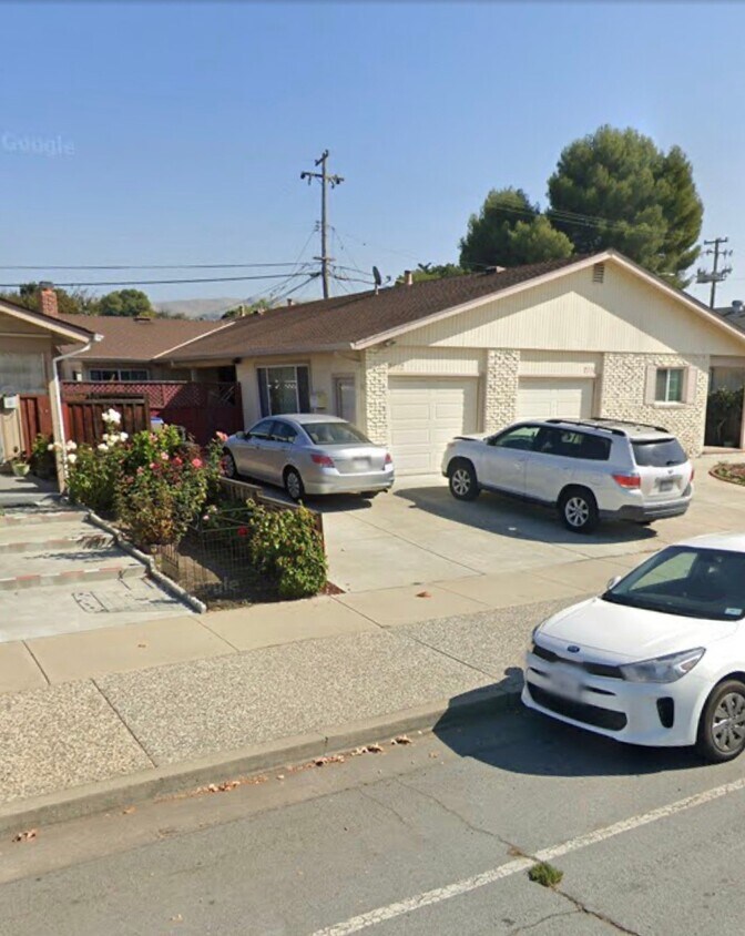 Foto del edificio - 2112 Morrill Ave