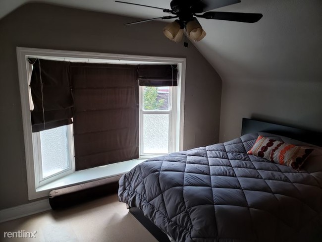 Foto del edificio - 3 br, 2 bath House - 743 Armstrong Ave W