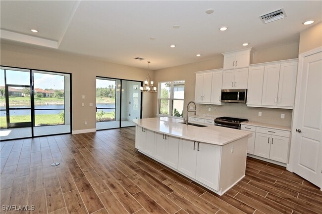 Building Photo - 8437 Rosa Ct