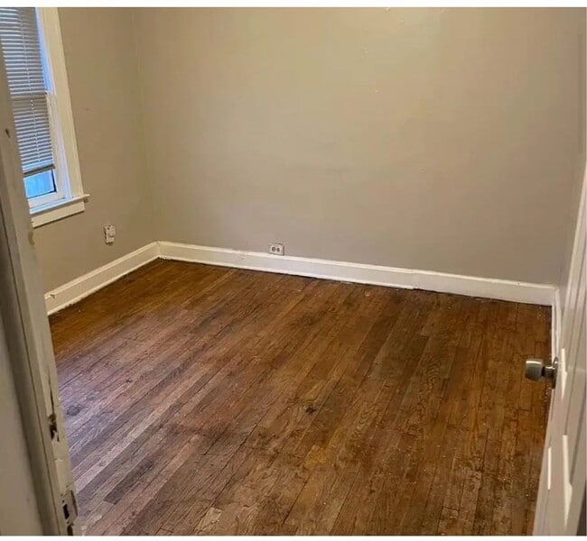 Foto del edificio - 3 bed 1 bath