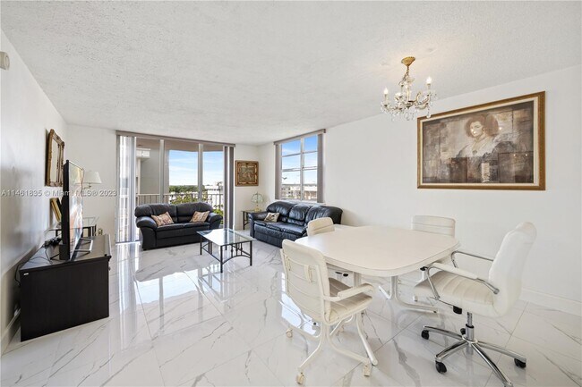 Foto del edificio - 16710 NE 9th Ave