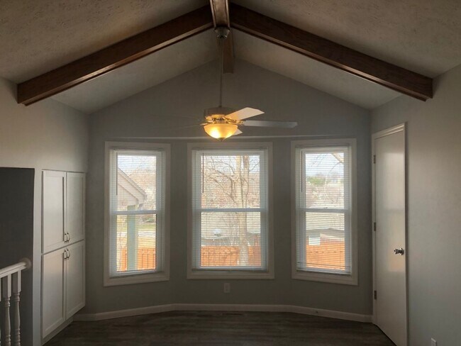 Foto del edificio - Home For Rent Bellevue.