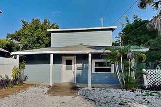 Building Photo - 3801 1/2 W Palmira Ave