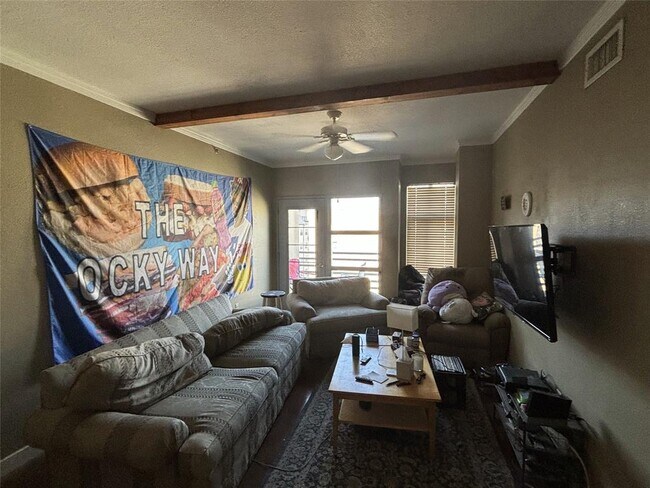 Foto del edificio - 711 W 26th St
