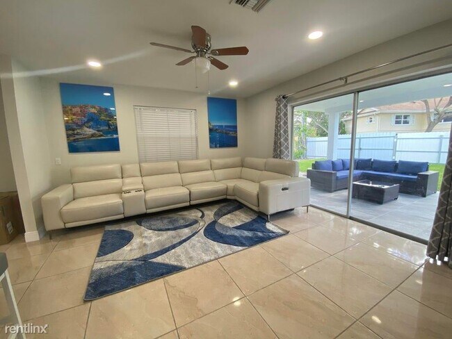 Foto del edificio - 3 br, 2 bath House - 1831 East Ct