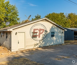 Building Photo - 140 County Rd 1604