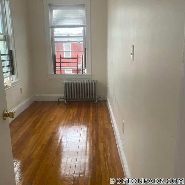 Foto del edificio - 19 Mora St