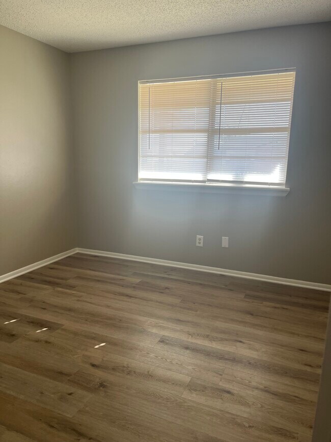 Dormitorio - 102 Flint Ave