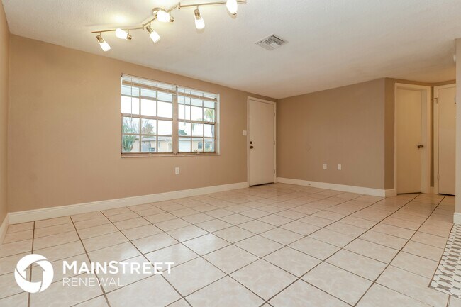 Building Photo - 9226 Rainbow Ln