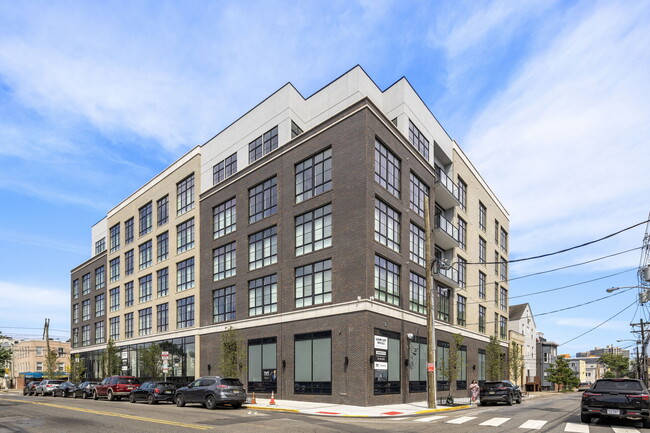 Building Photo - 70 Central